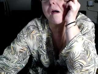 curvyjoanna Live Webcam on CamSoda