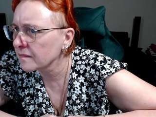 curvyjoanna's CamSoda show and profile