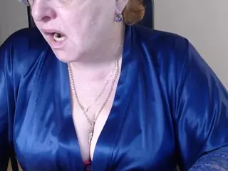 CurvyJoanna's Live Sex Cam Show