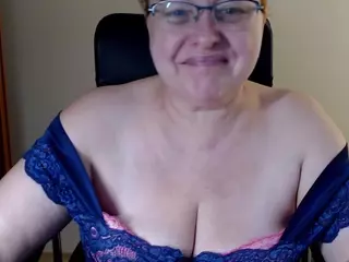 CurvyJoanna's Live Sex Cam Show