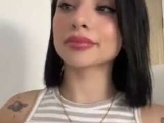 kiraalopez Live Webcam on CamSoda