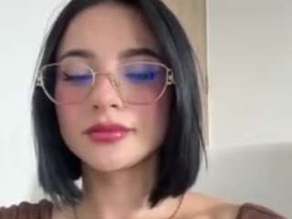 kiraalopez Live Webcam on CamSoda