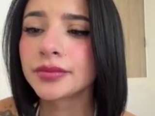 Live webcam model kiraalopez on Soda Cams