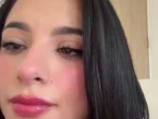 Live webcam model kiraalopez on Soda Cams