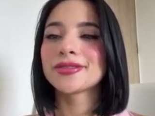 Live webcam model kiraalopez on Soda Cams