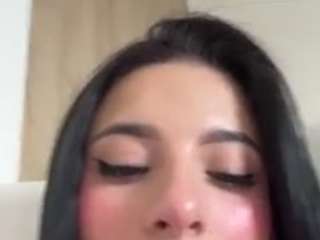 Live webcam model kiraalopez on Soda Cams