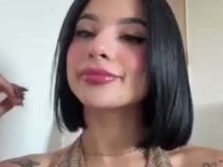 Live webcam model kiraalopez on Soda Cams