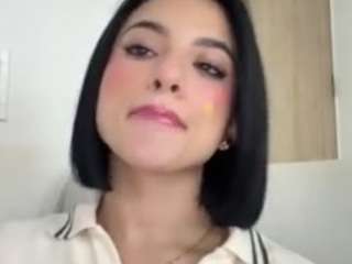 kiraalopez Live Webcam on CamSoda