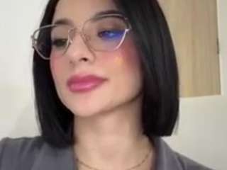 kiraalopez Live Webcam on CamSoda