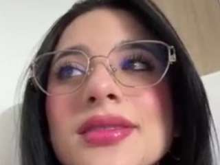 kiraalopez's CamSoda show and profile