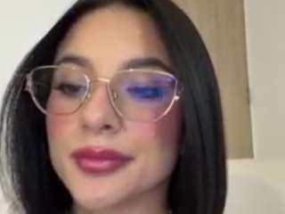 kiraalopez's CamSoda show and profile