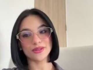 Live webcam model kiraalopez on Soda Cams