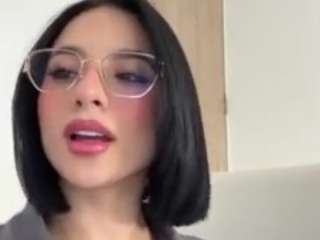 Live webcam model kiraalopez on Soda Cams