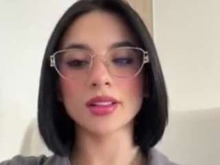 Live webcam model kiraalopez on Soda Cams