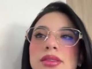 Live webcam model kiraalopez on Soda Cams