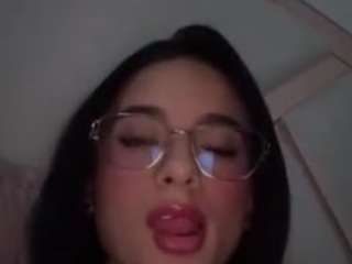 kiraalopez Live Webcam on CamSoda