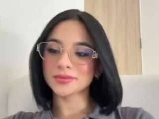 kiraalopez's CamSoda show and profile