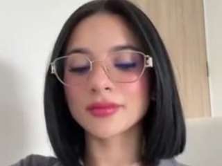 Live webcam model kiraalopez on Soda Cams