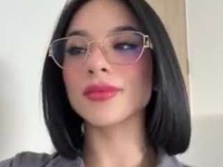 Live webcam model kiraalopez on Soda Cams