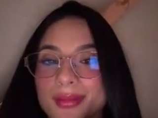 kiraalopez Live Webcam on CamSoda