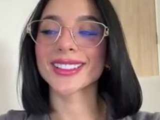 kiraalopez's CamSoda show and profile