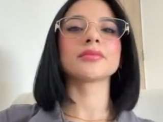 Live webcam model kiraalopez on Soda Cams