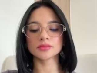 Live webcam model kiraalopez on Soda Cams