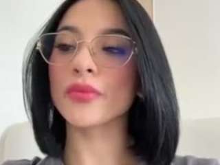 Live webcam model kiraalopez on Soda Cams