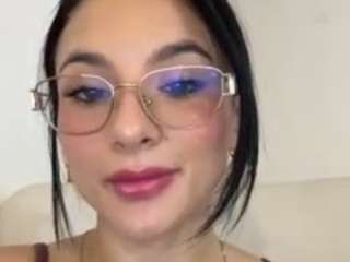 kiraalopez live cam profile