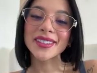 Live webcam model kiraalopez on Soda Cams