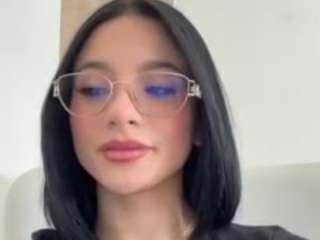 Live webcam model kiraalopez on Soda Cams