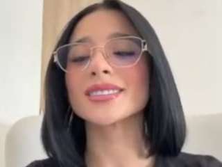 Live webcam model kiraalopez on Soda Cams