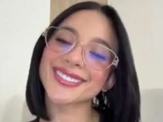 Live webcam model kiraalopez on Soda Cams