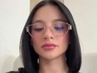 Live webcam model kiraalopez on Soda Cams