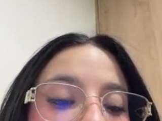 Live webcam model kiraalopez on Soda Cams