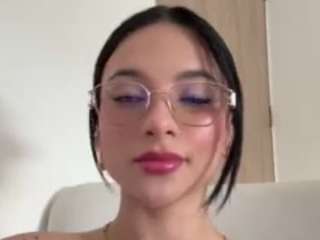 Live webcam model kiraalopez on Soda Cams