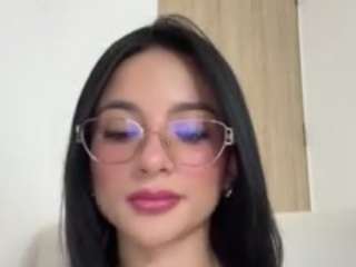 Live webcam model kiraalopez on Soda Cams