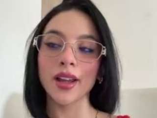 Live webcam model kiraalopez on Soda Cams