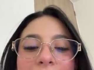 Live webcam model kiraalopez on Soda Cams