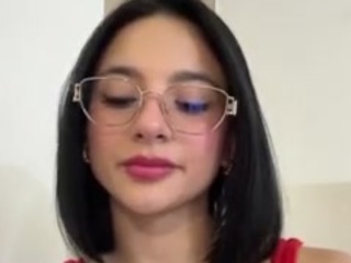 Live webcam model kiraalopez on Soda Cams