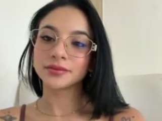 Live webcam model kiraalopez on Soda Cams