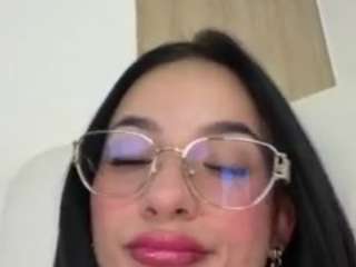 Live webcam model kiraalopez on Soda Cams