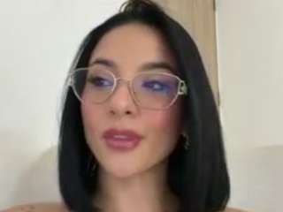 Live webcam model kiraalopez on Soda Cams