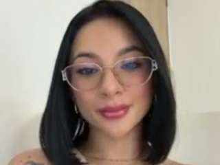 Live webcam model kiraalopez on Soda Cams