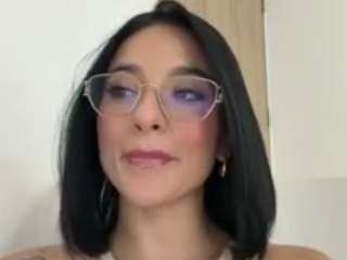 Live webcam model kiraalopez on Soda Cams