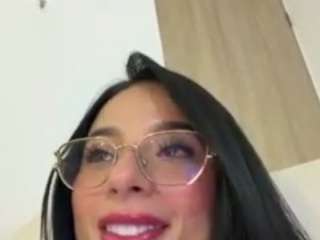 Live webcam model kiraalopez on Soda Cams