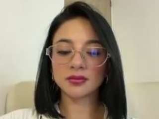 Live webcam model kiraalopez on Soda Cams