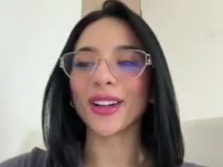 kiraalopez Live Webcam on CamSoda