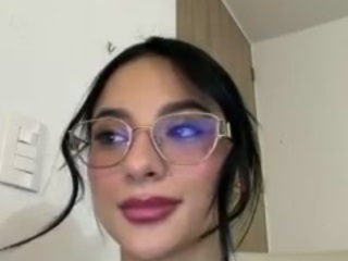 kiraalopez webcam model