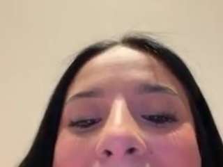Kira Lopez live webcam show